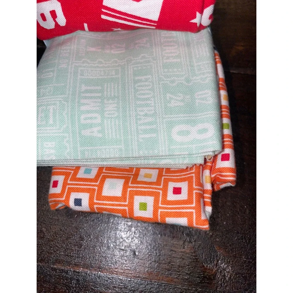 Alpine Fabrics 5 PC Fat Quarter Bundle Playball Cotton‎ Fabric Squares